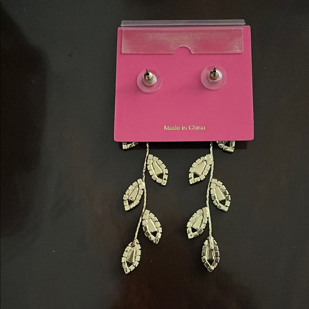 🆕 Christian Siriano Cubic Zirconia Leaf Earrings - Picture 5 of 6
